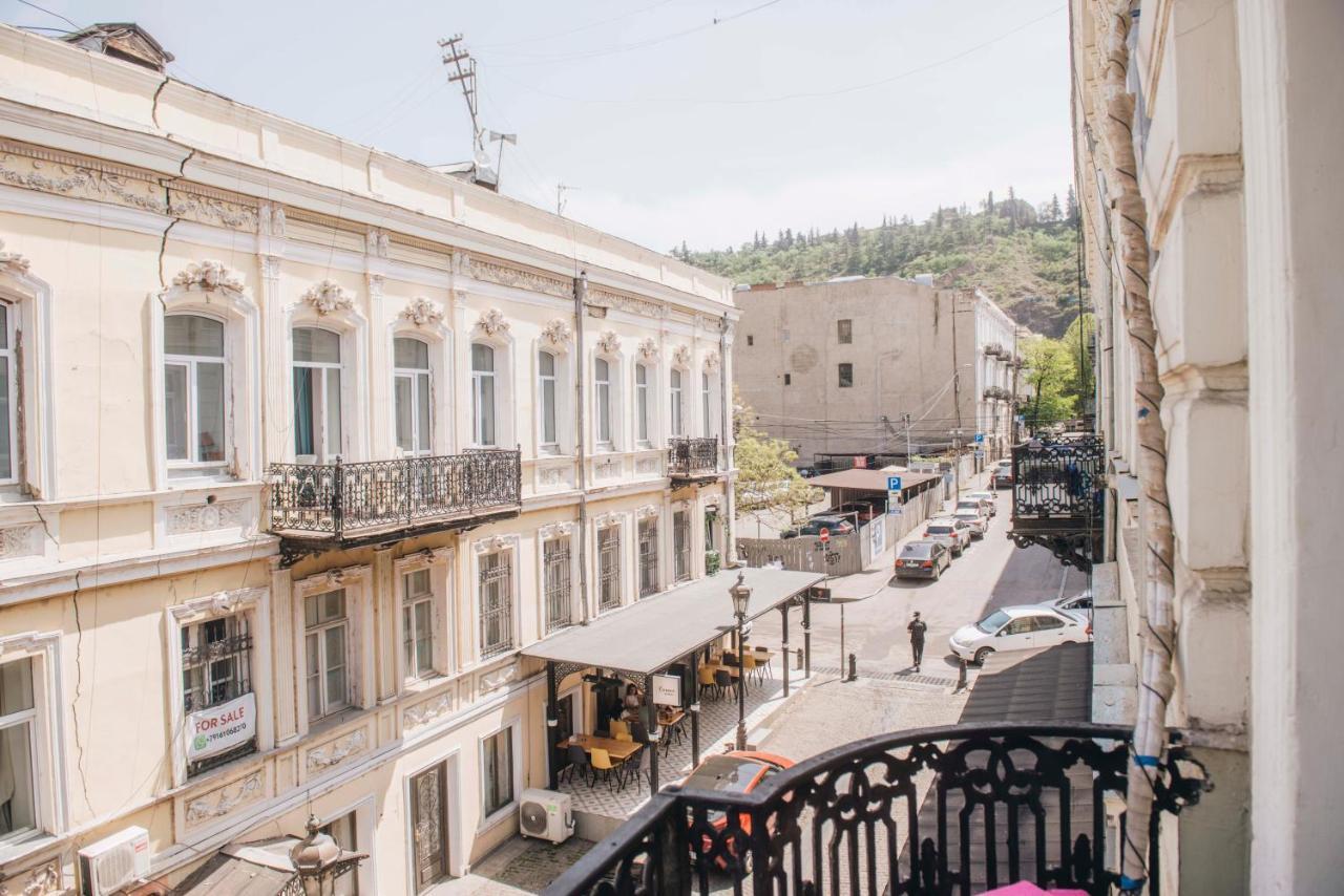 Heart Of Downtown Freedom Square Apartment Tbilisi Bagian luar foto