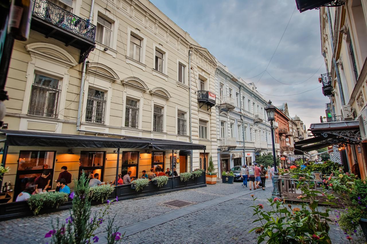 Heart Of Downtown Freedom Square Apartment Tbilisi Bagian luar foto