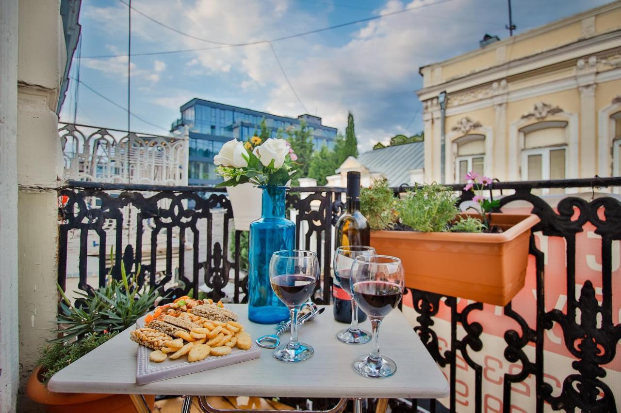 Heart Of Downtown Freedom Square Apartment Tbilisi Bagian luar foto